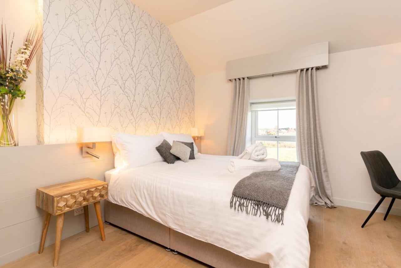 Hotel The Roost On Rock Road Barry Esterno foto