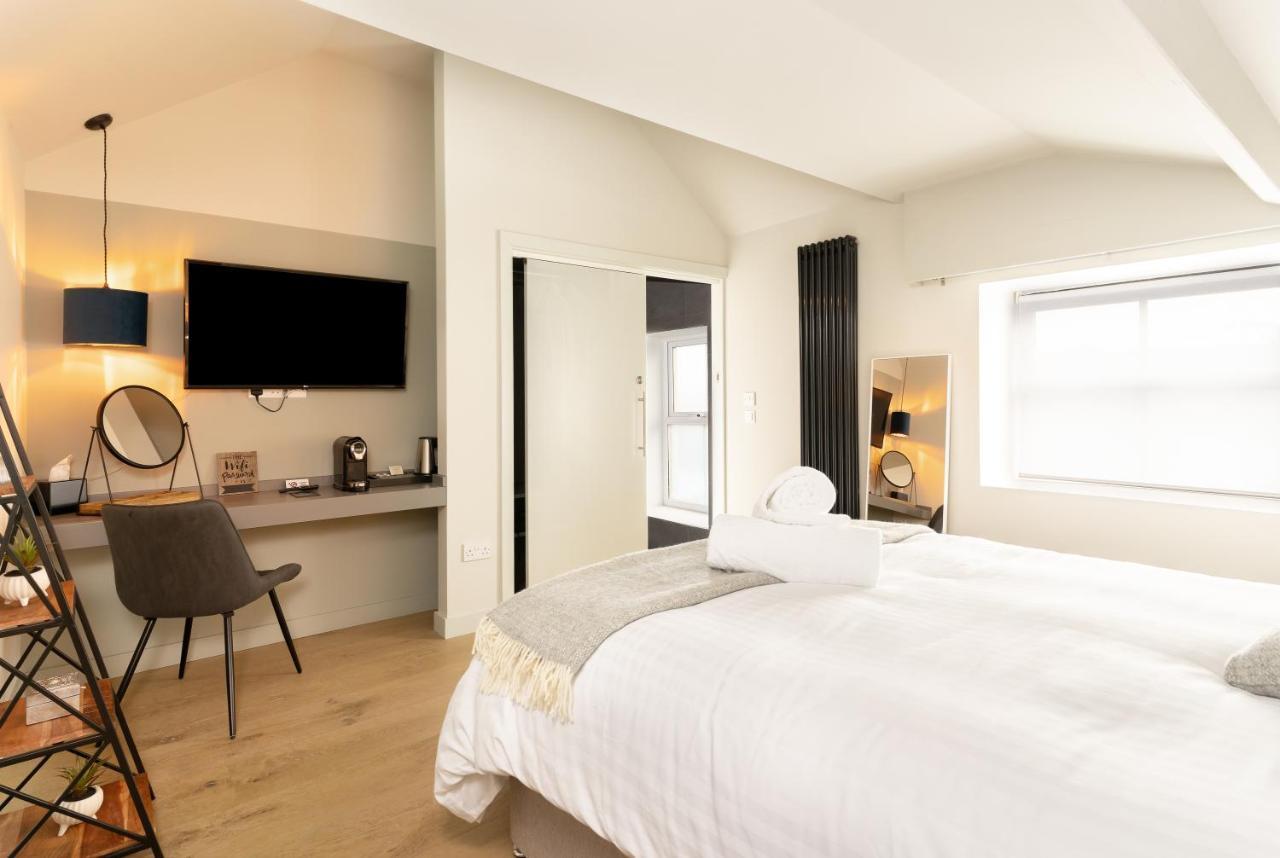 Hotel The Roost On Rock Road Barry Esterno foto