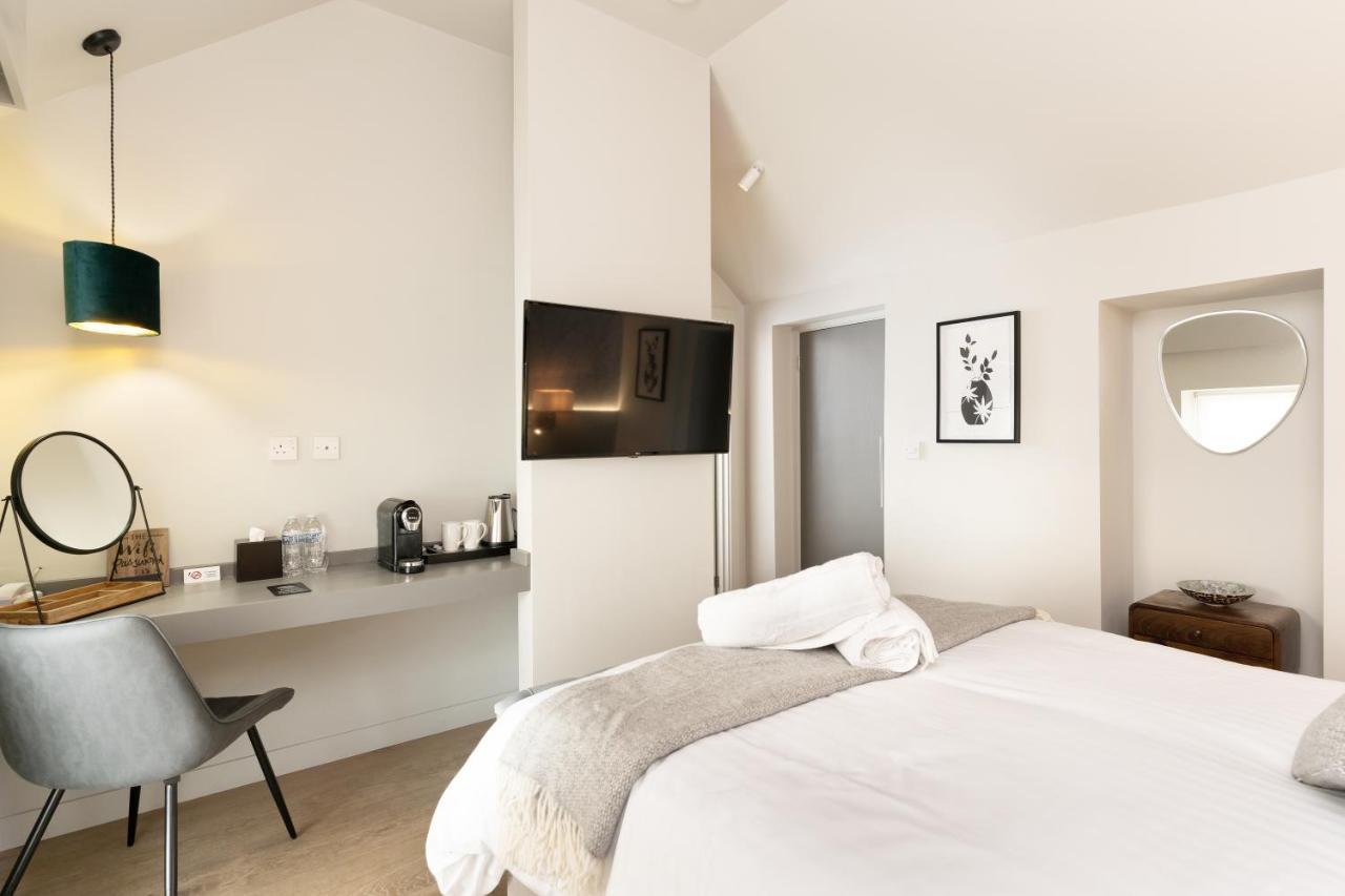 Hotel The Roost On Rock Road Barry Esterno foto