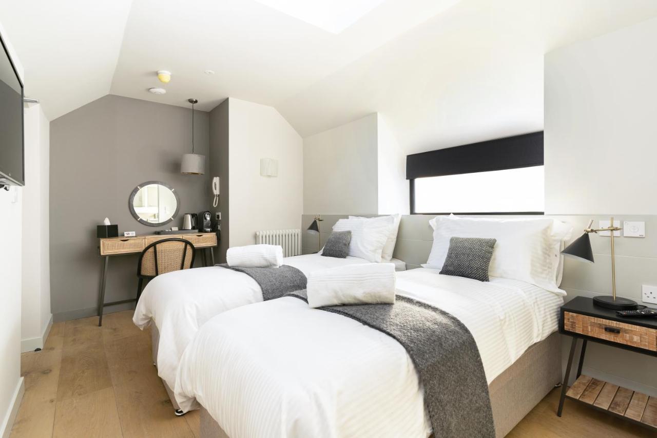 Hotel The Roost On Rock Road Barry Esterno foto