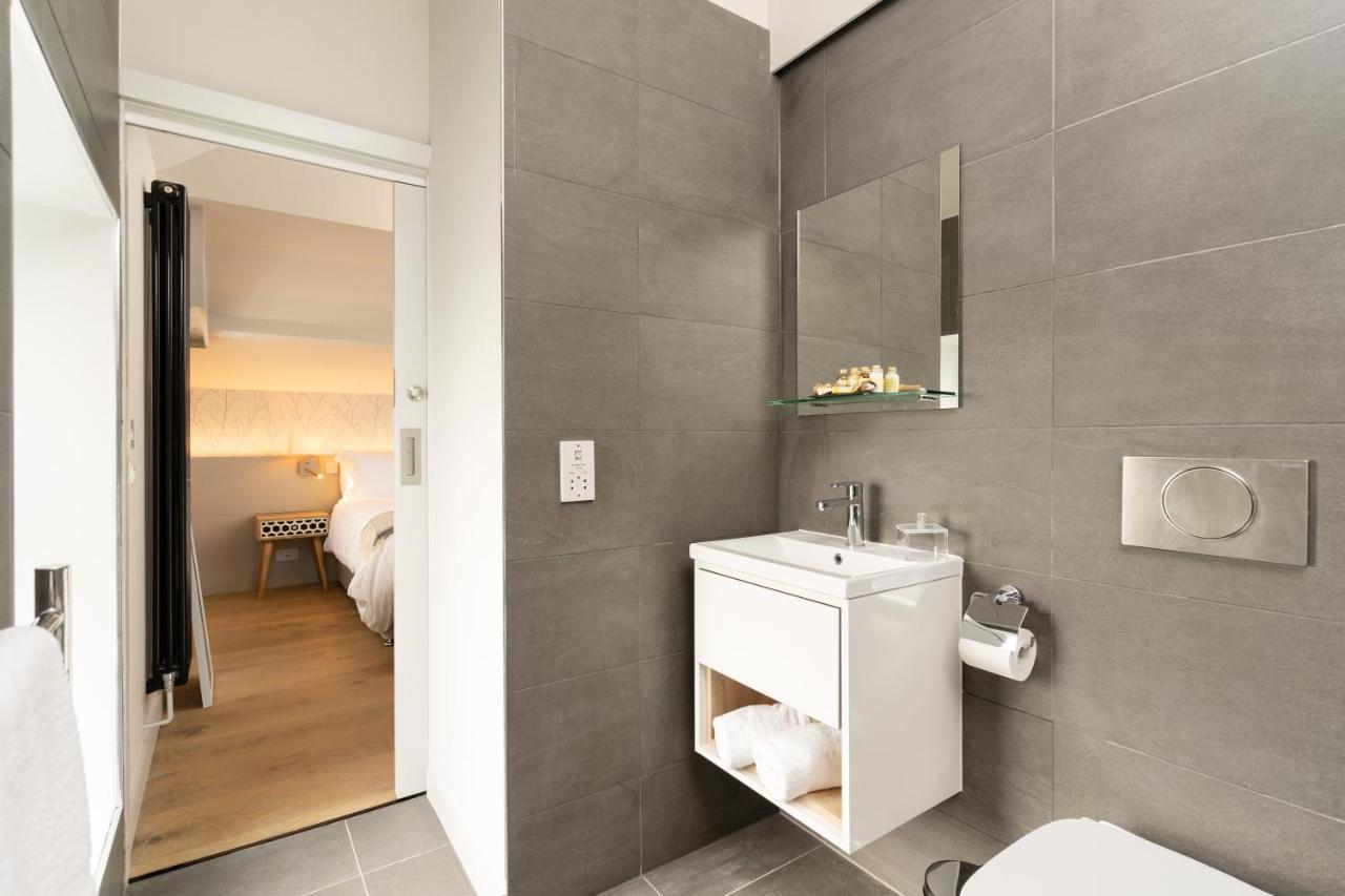 Hotel The Roost On Rock Road Barry Esterno foto